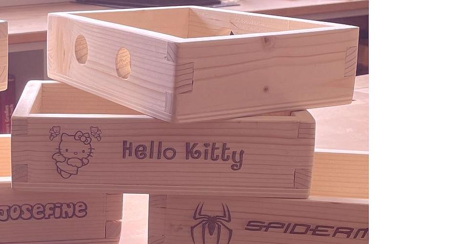 Holzboxen mit Laser individell gestaltet