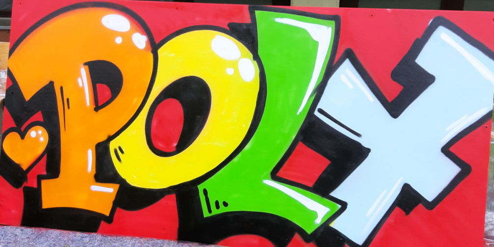 © Sylvia Garbislander Schriftzug Poly mit typischer Graffitischrift in orange, gelb, grün und blau